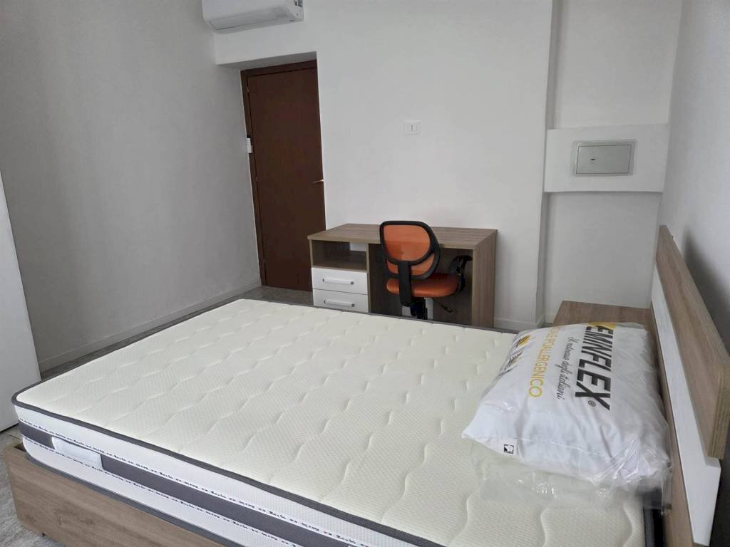 Camera da letto - Terreno non edificabile via DAMIANO CHIESA, 49, Sesto San Giovanni - foto 2