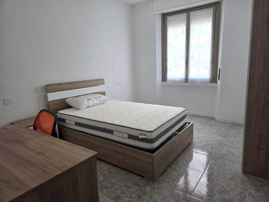 Camera da letto - Non-buildable land via DAMIANO CHIESA, 49, Sesto San Giovanni - photo 2
