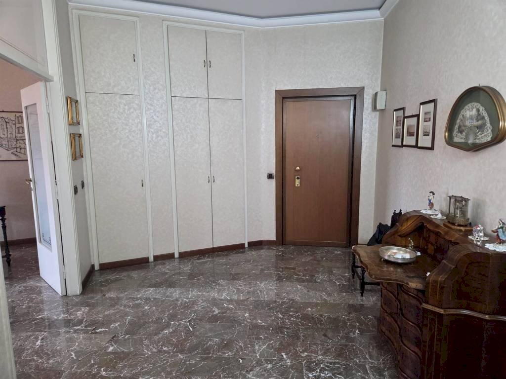 Ingresso - Quadrilocale piazza Davide Sesia, 2, Milano - foto 2