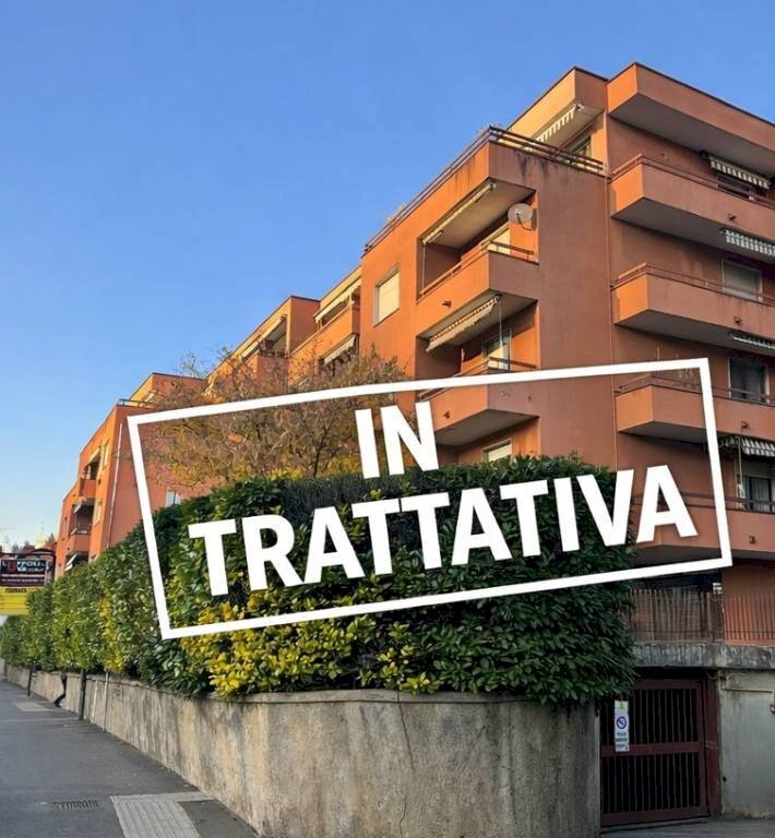 Facciata - Three-room apartment via Francesco Crispi, 66, Varese - photo 1