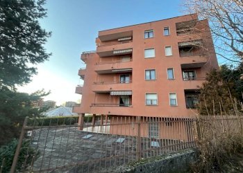 Facciata - Trilocale via Francesco Crispi, 66, Varese - foto 2