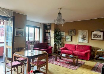 Salone - Trilocale via Francesco Crispi, 66, Varese - foto 8