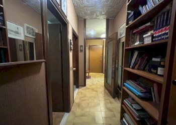 Corridoio - Three-room apartment via Francesco Crispi, 66, Varese - photo 26