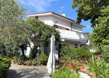 Foto 1 - Casa semi indipendente Strada Massabovi
 
13, Imperia - foto 1