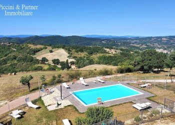 01.jpg - Casale San Benedetto Vecchio, Gubbio - photo 1