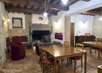 09.jpg - Casale San Benedetto Vecchio, Gubbio - photo 9