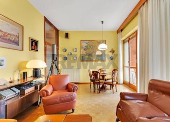 Sala da pranzo - Villa Via Mandresca
 
23, Inverigo - foto 25