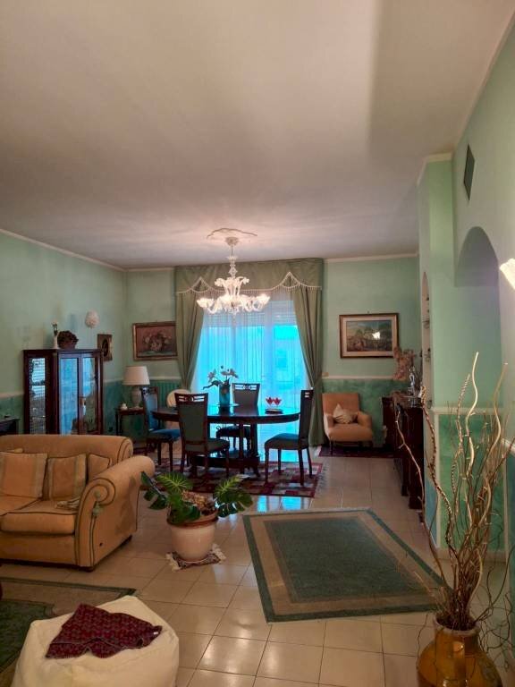 Salone - Trilocale via Roma, San Giorgio del Sannio - foto 1