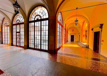 Interno palazzo - Appartamento piazza San Martino, 1, Bologna (zona Centro Storico) - foto 18