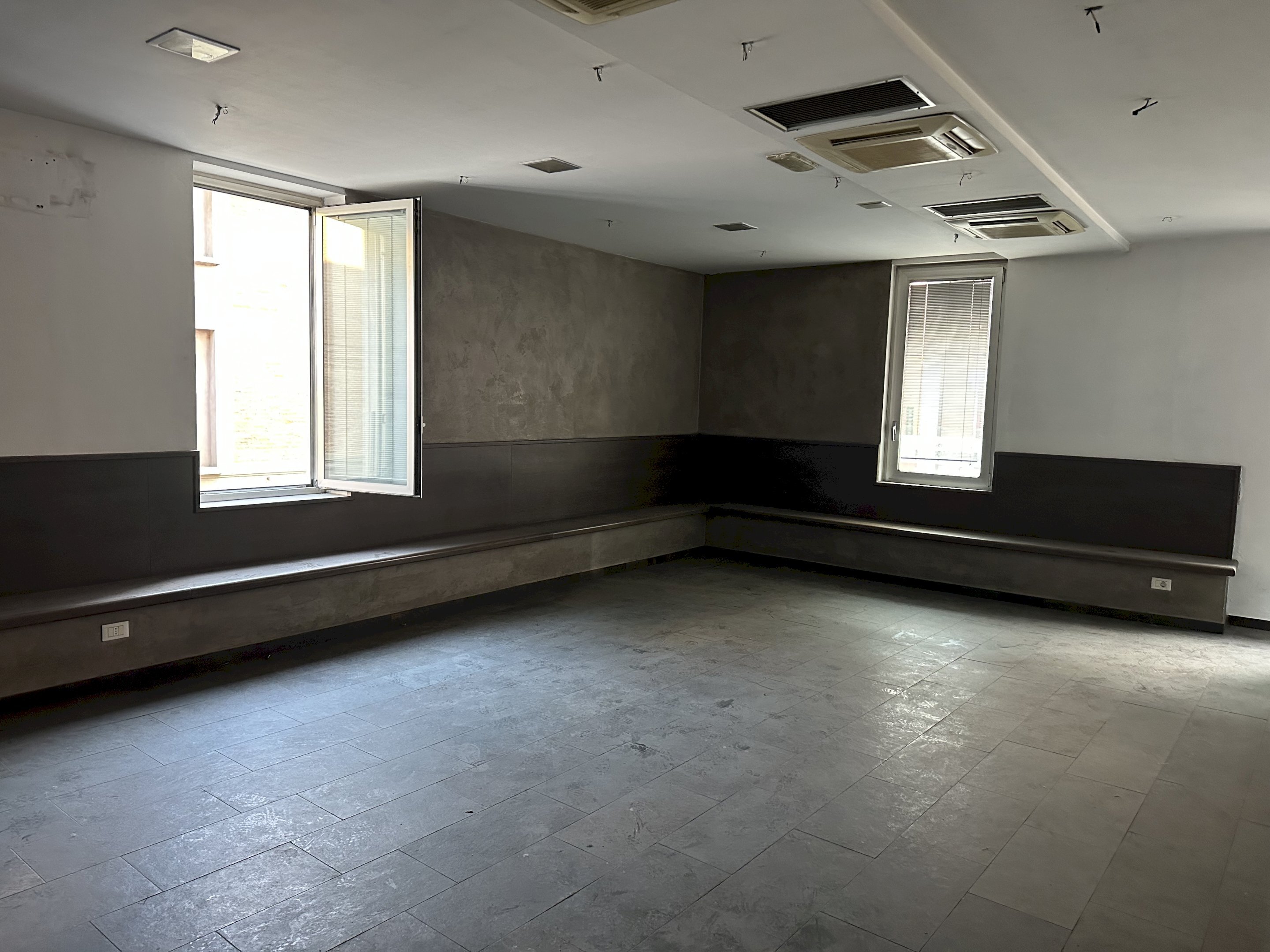 Locale commerciale - Palazzo Storico via Appia, 76, Imola - foto 2