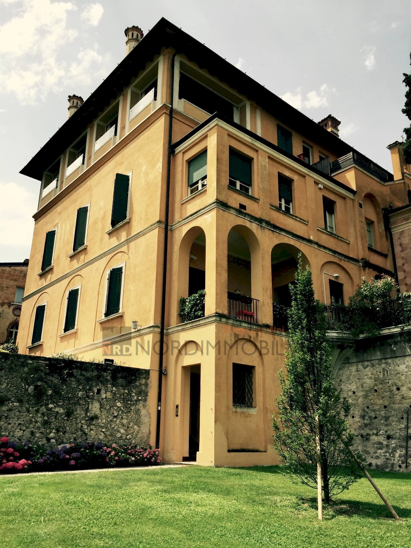 Foto 2 - Trilocale VIA MODEO
 
2, Polpenazze del Garda - foto 2