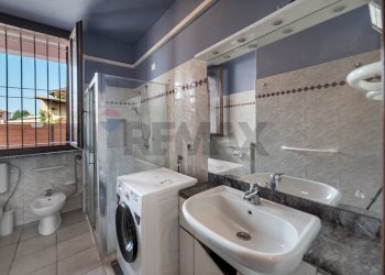 Bagno - Bilocale Via Damiano Chiesa
 
24, Agrate Brianza - foto 17