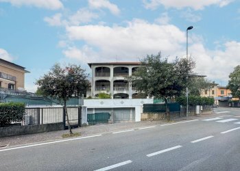 Edificio all\'aperto - Casa indipendente Via Trento
 
1, Sulbiate - foto 38