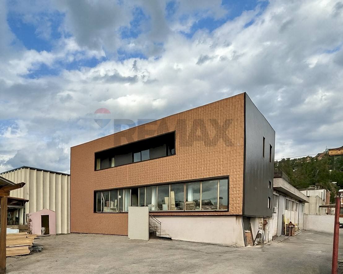 Casa all\'aperto - Locale Commerciale via Zipirovic
 
18, Deruta - foto 1