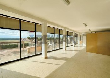 Terrazza - Locale Commerciale via Zipirovic
 
18, Deruta - foto 3