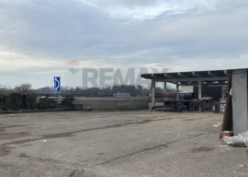 Edificio all\'aperto - Locale Commerciale via Zipirovic
 
18, Deruta - foto 6