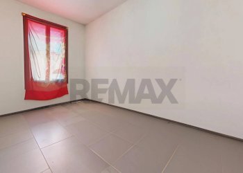 Stanza vuota - Locale Commerciale via Zipirovic
 
18, Deruta - foto 13