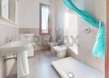 Bagno - Locale Commerciale via Zipirovic
 
18, Deruta - foto 16