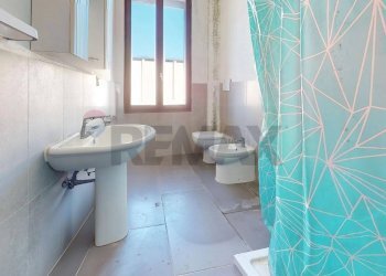 Bagno - Locale Commerciale via Zipirovic
 
18, Deruta - foto 17