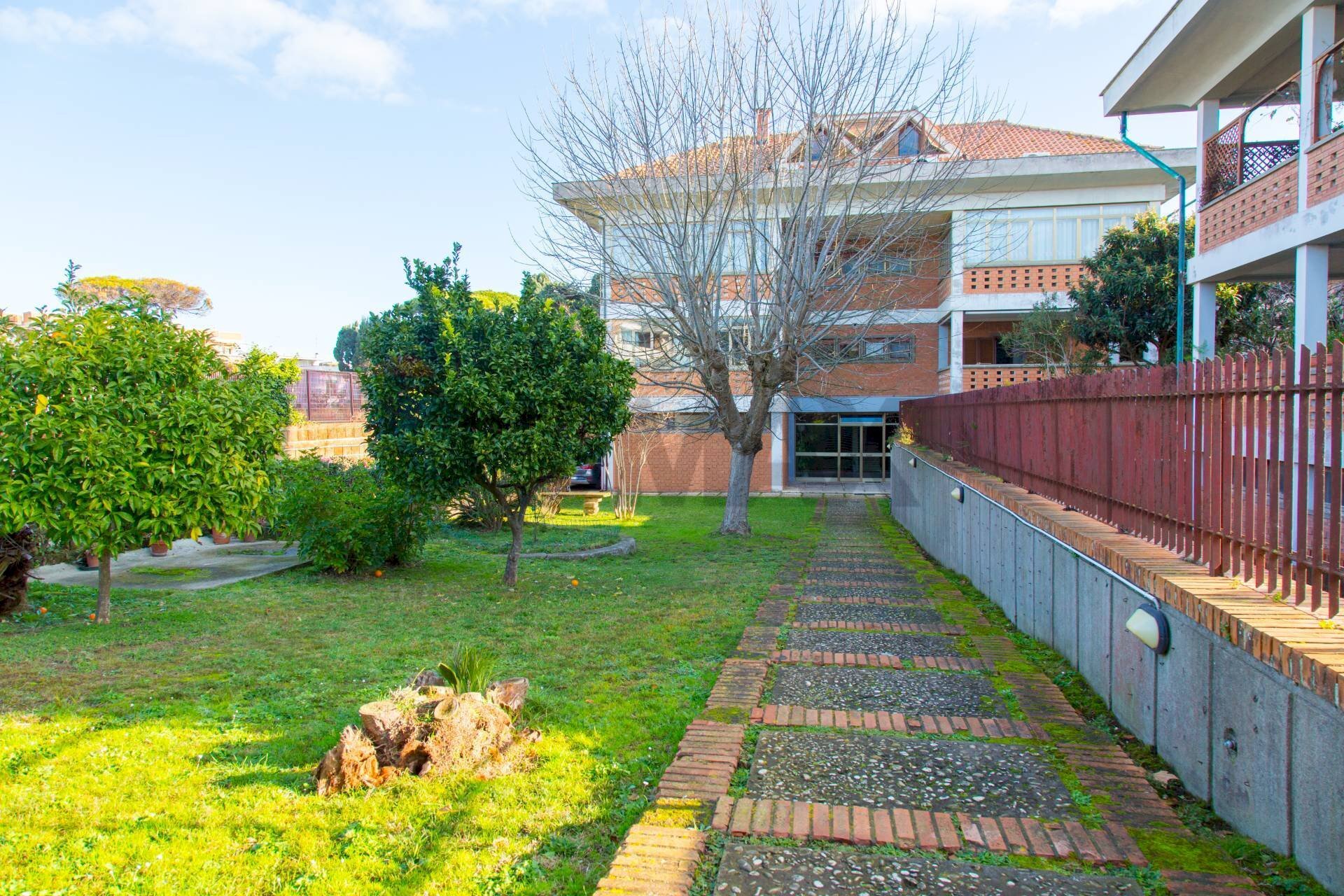 Giardino - Four-room apartment Via Enea
 
28, Anzio - photo 3