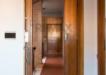 Hall / corridoio - Quadrilocale Via Enea
 
28, Anzio - foto 15