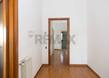 Hall / corridoio - Quadrilocale Via Enea
 
28, Anzio - foto 17