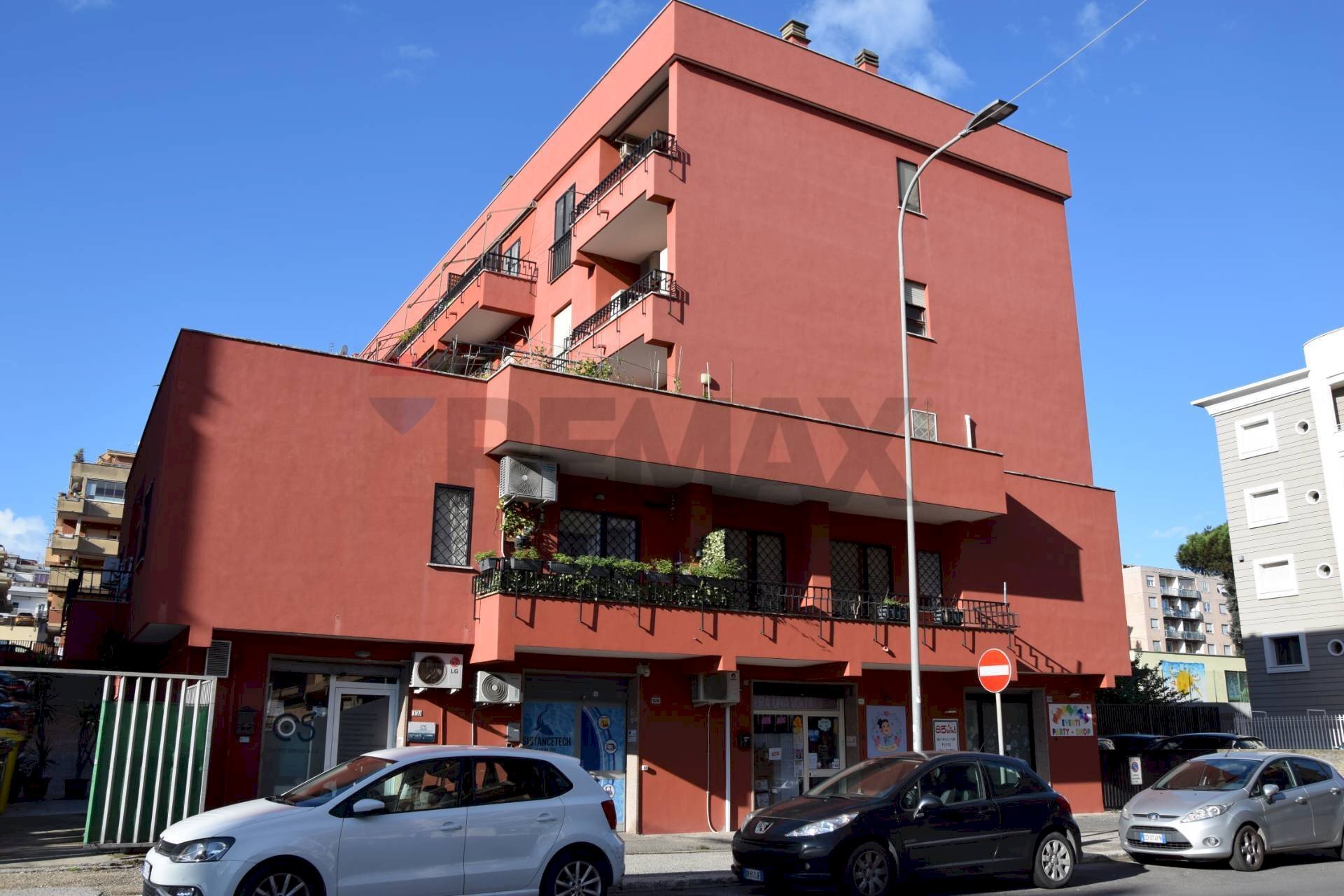 Edificio all\'aperto - Negozio Viale Manzoni
 
12c, Pomezia - foto 2