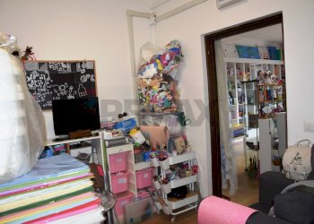 Camera / camera da letto - Negozio Viale Manzoni
 
12c, Pomezia - foto 11