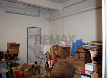 Camera / camera da letto - Negozio Viale Manzoni
 
12c, Pomezia - foto 19