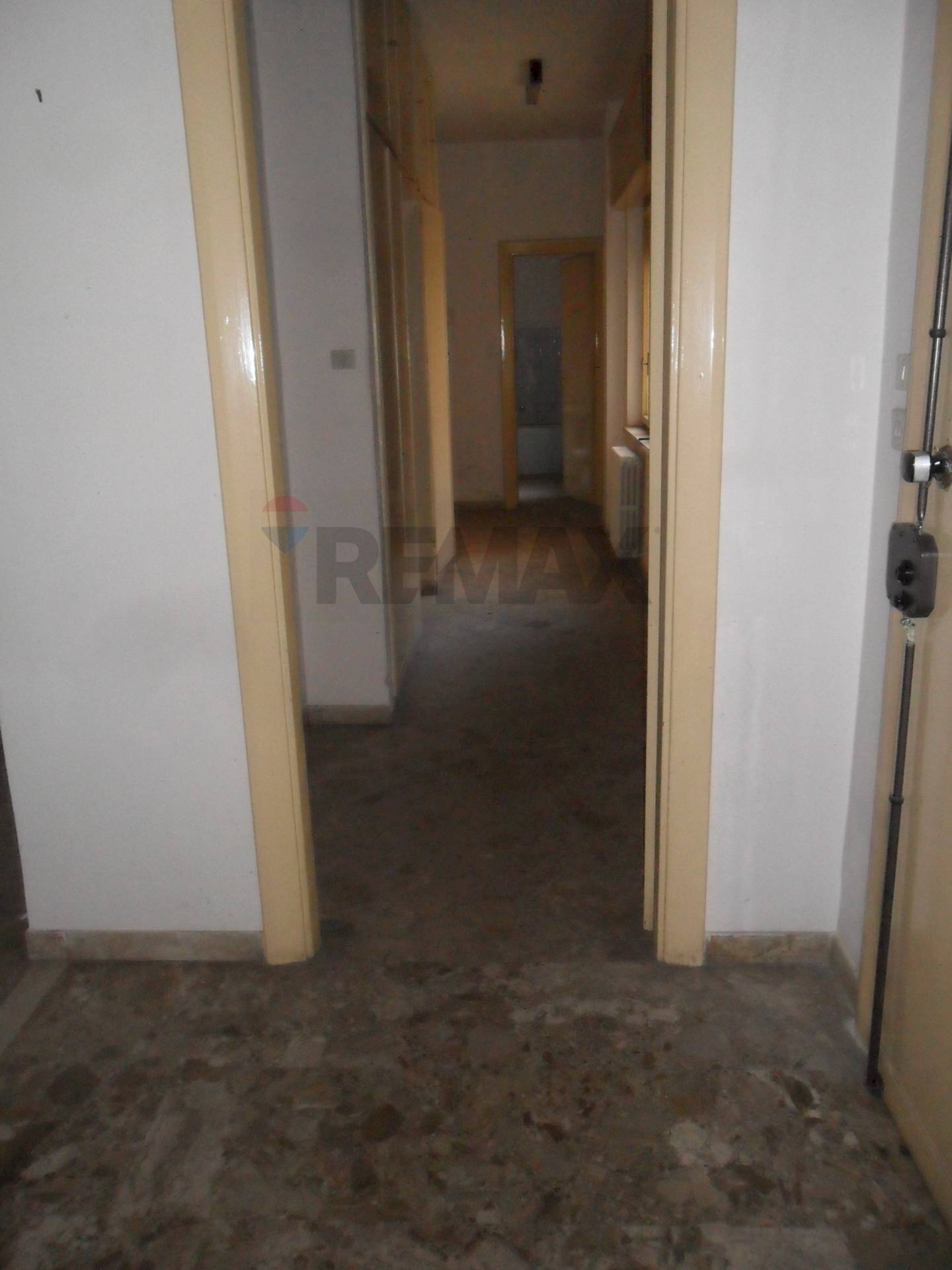 Hall / corridoio - Apartment Corso Vittorio Emanuele
 
109, Caltanissetta - photo 3
