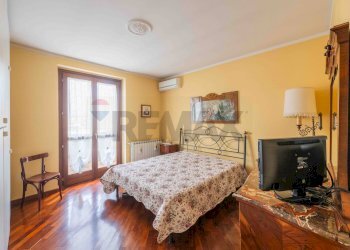 Camera / camera da letto - Trilocale Via Gioacchino Rossini
 
3, Lallio - foto 3