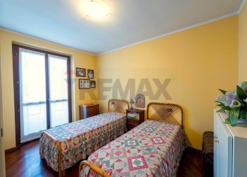 Camera / camera da letto - Trilocale Via Gioacchino Rossini
 
3, Lallio - foto 5