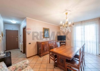 Sala da pranzo - Trilocale Via Gioacchino Rossini
 
3, Lallio - foto 9