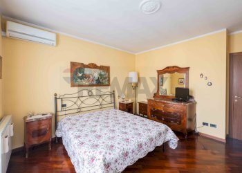 Camera / camera da letto - Trilocale Via Gioacchino Rossini
 
3, Lallio - foto 12