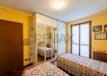 Camera / camera da letto - Trilocale Via Gioacchino Rossini
 
3, Lallio - foto 14