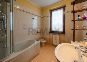 Bagno - Trilocale Via Gioacchino Rossini
 
3, Lallio - foto 16