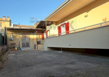 Edificio all\'aperto - Villa Località Starza contrada Santa Croce
 
Snc, Carinola - foto 14