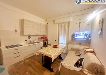 soggiorno e zona pranzo - Bilocale Via Fornace Mannozzi, Viareggio - foto 1