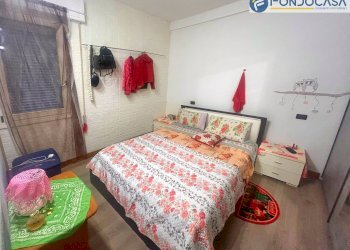 camera da letto matrimoniale - Bilocale Via Fornace Mannozzi, Viareggio - foto 11