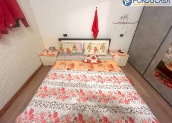 camera da letto matrimoniale - Bilocale Via Fornace Mannozzi, Viareggio - foto 12