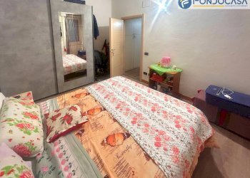 camera da letto matrimoniale - Bilocale Via Fornace Mannozzi, Viareggio - foto 14