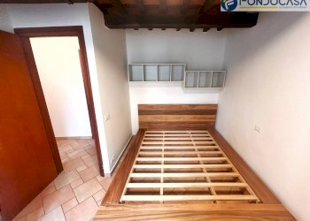 camera da letto matrimoniale - Trilocale via vittorio emanuele, Camaiore - foto 11