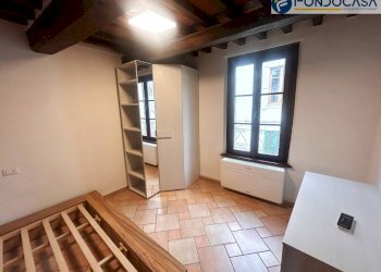 camera da letto matrimoniale - Trilocale via vittorio emanuele, Camaiore - foto 12