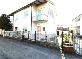 Portion of a house Via Pinarella, Cesena - photo 1