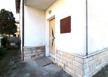 Portion of a house Via Pinarella, Cesena - photo 23