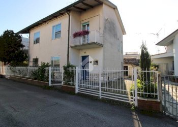 Portion of a house Via Pinarella, Cesena - photo 27