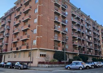 Quadrilocale Torino via Monte Pasubio 14, Torino (zona Centro) - foto 1