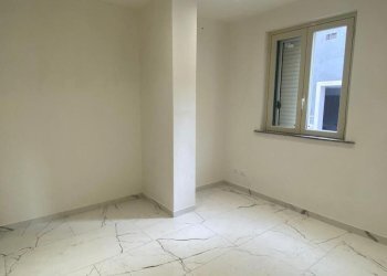 WhatsApp Image 2025-12-04 at 11.59.34 (1).jpeg - Two-room apartment via armando diaz, Pozzallo - photo 9