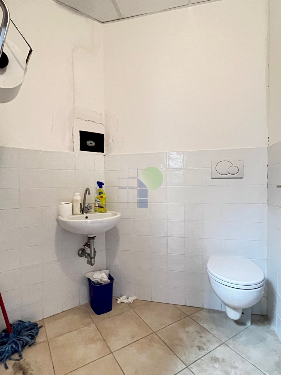 Bagno uffici - Locale Commerciale Via Cimarosa 191, Livorno - foto 2