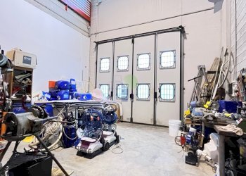 magazzino - Locale Commerciale Via Cimarosa 191, Livorno - foto 1